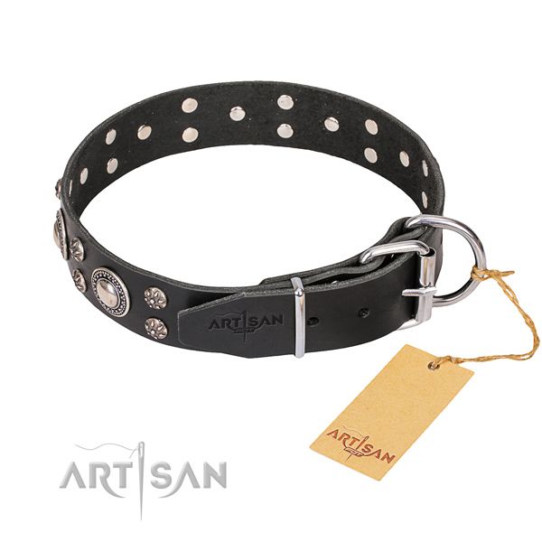 Natural leather dog collar with smooth leather surface