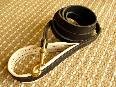Leather dog leash with support material on the handle for rottweiler dog
