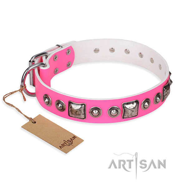 Genuine leather dog collar made of soft material with rust-proof traditional buckle