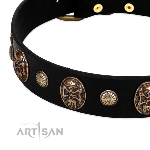 Genuine leather dog collar with exquisite decorations
